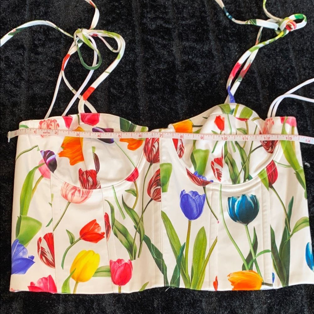 NWOT Alice + Olivia White Floral Tie-Shoulder Crop Top - Picture 6 of 12